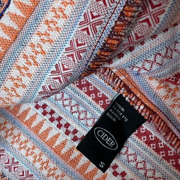 CIDER Tribal print lace up crop top size small - Picture 5 of 5